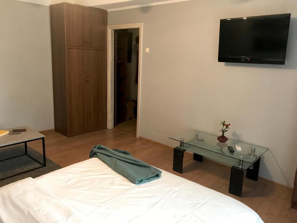 Apartment Olympyska On Velyka Vasylkyvska 45 Kiev Esterno foto